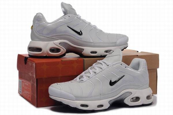 chaussure tn michael jackson,nike requin cuir noir